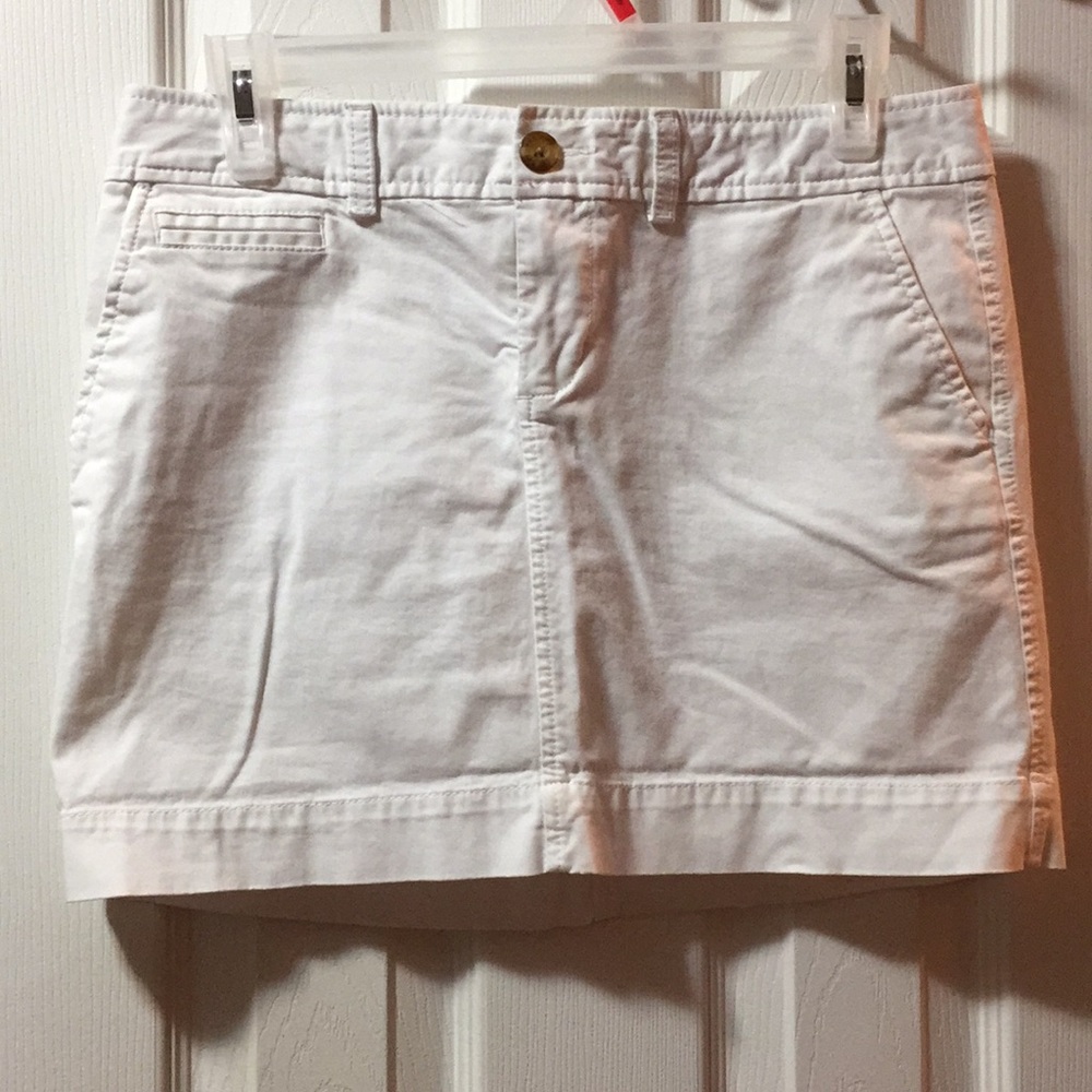 Old Navy white mini skirt size 4. Like new!